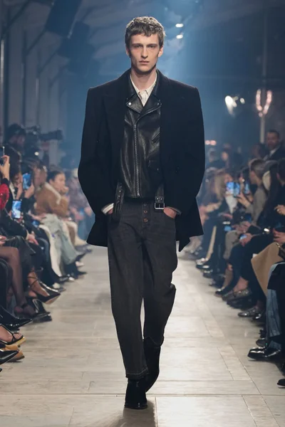 Look 26
